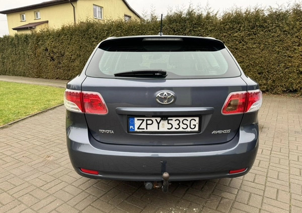 Toyota Avensis cena 19999 przebieg: 330000, rok produkcji 2009 z Bierutów małe 29